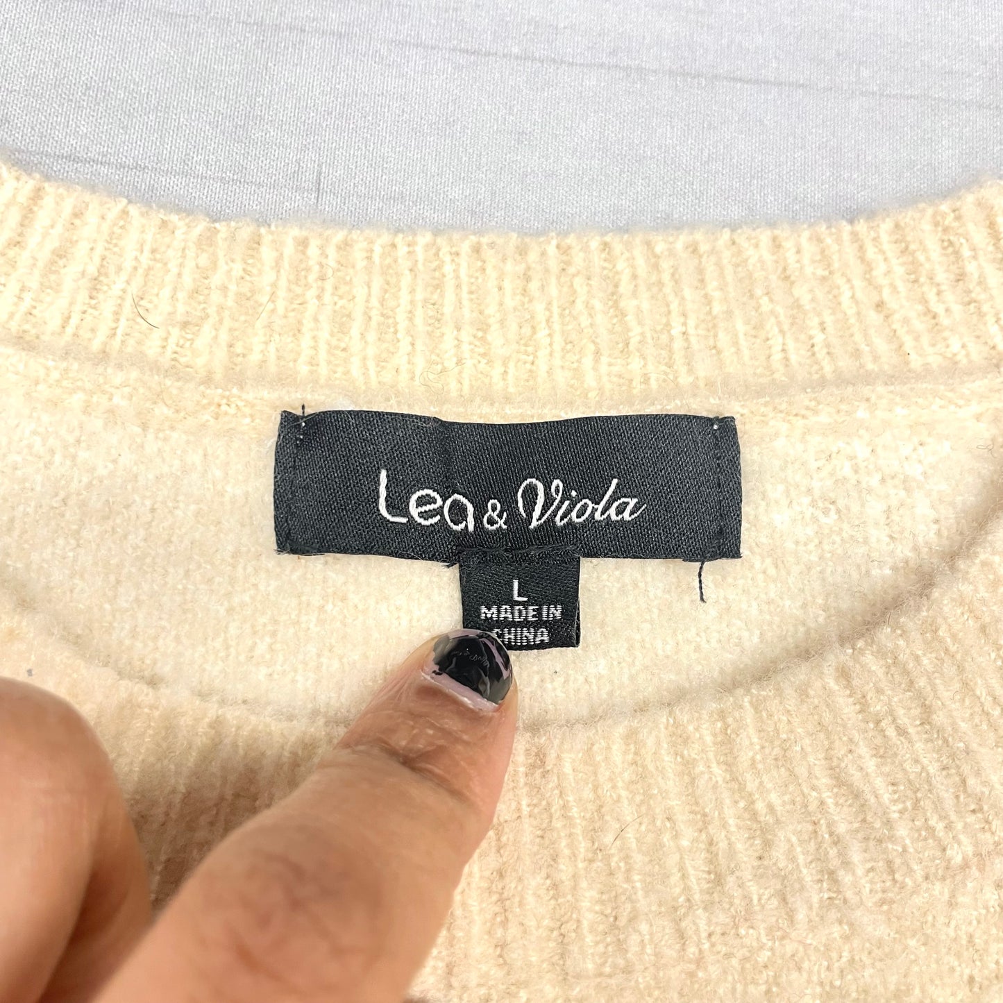 Sweater By Lea & Viola  Size: L