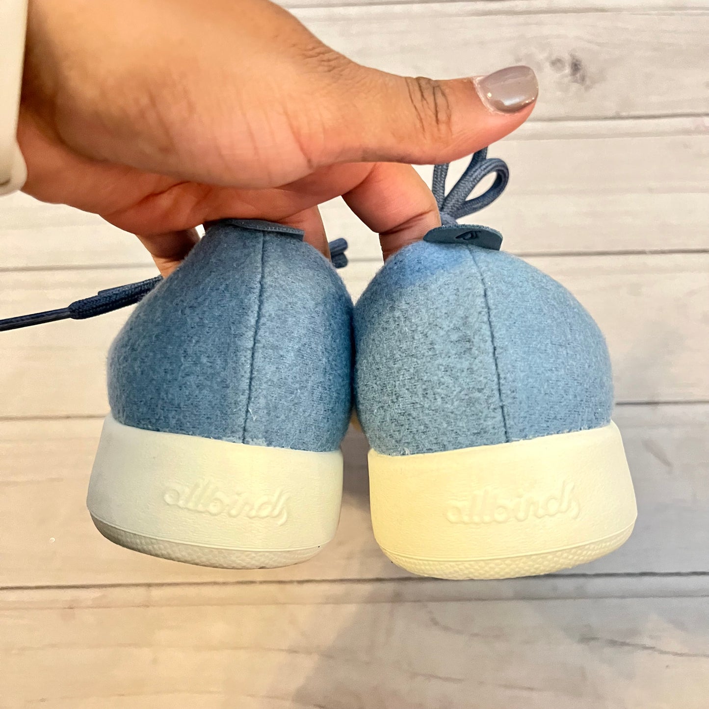 Shoes Sneakers By Allbirds Size: 8