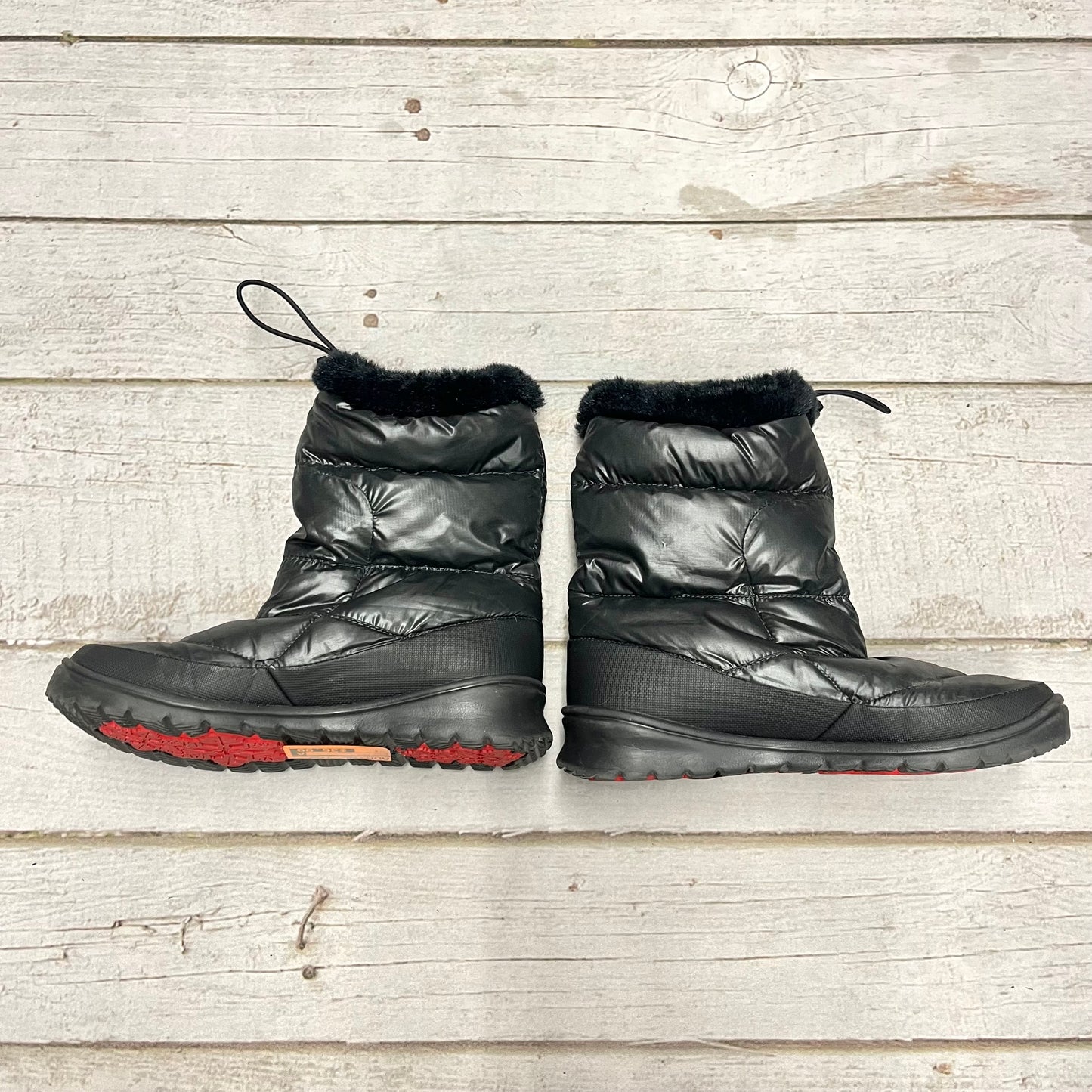 Boots Snow By North Face  Size: 8
