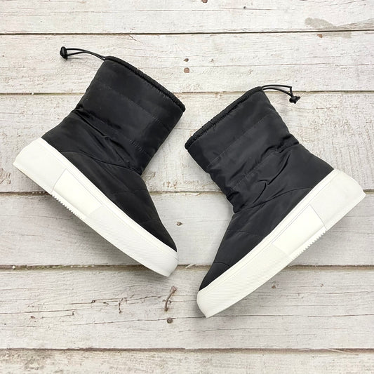 Boots Snow By J/Slides NYC  Size: 8.5