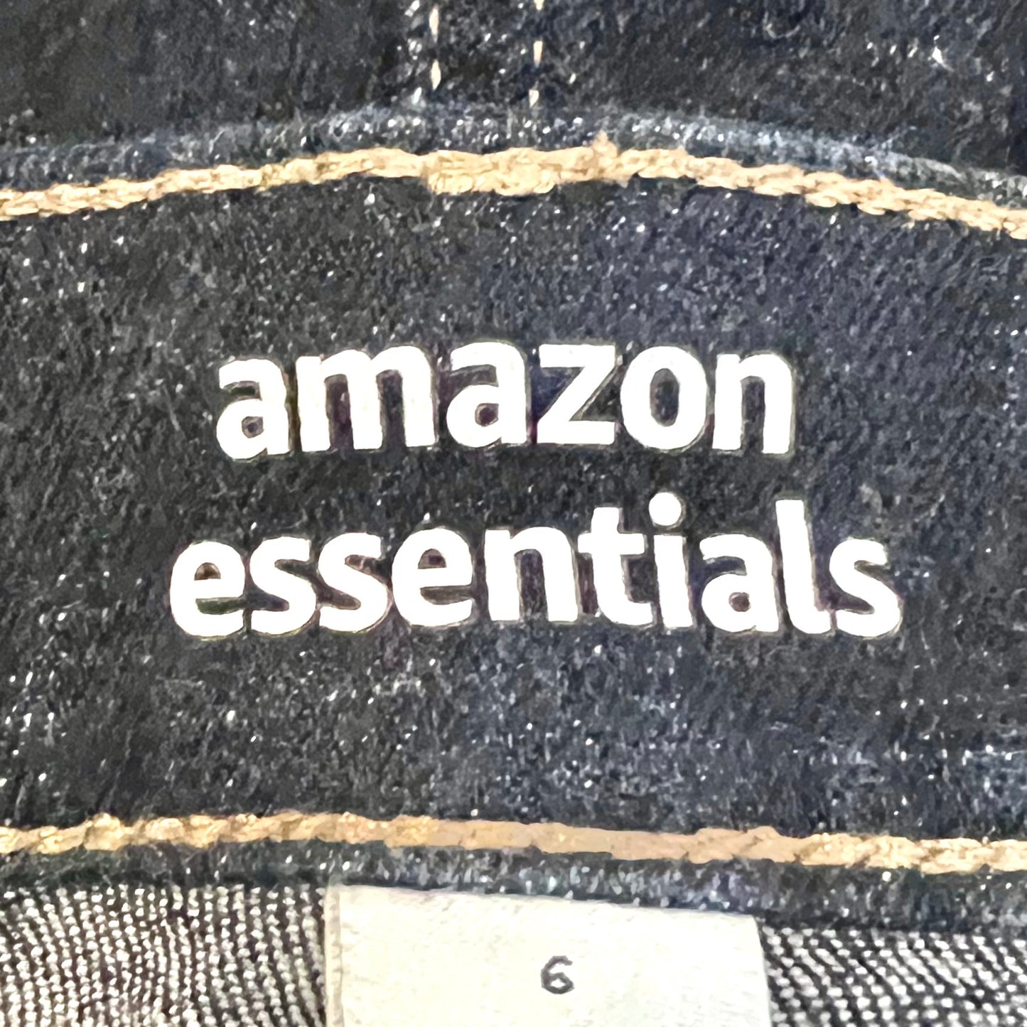 Shorts By Amazon Essentials  Size: 6