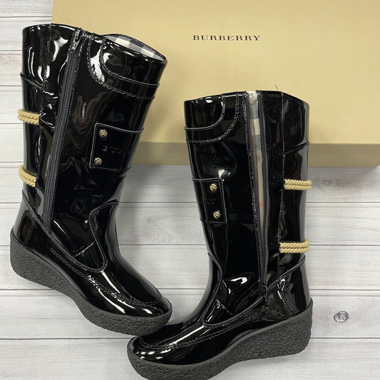 Boots Luxury Designer By Burberry  Size: 7.5