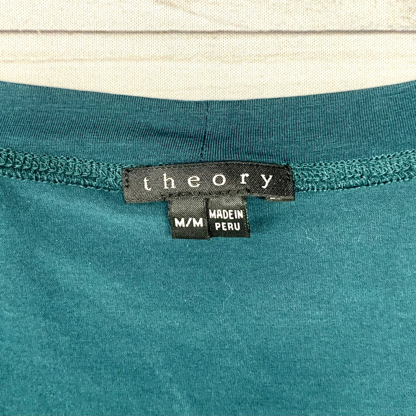 Top Short Sleeve By Theory  Size: M