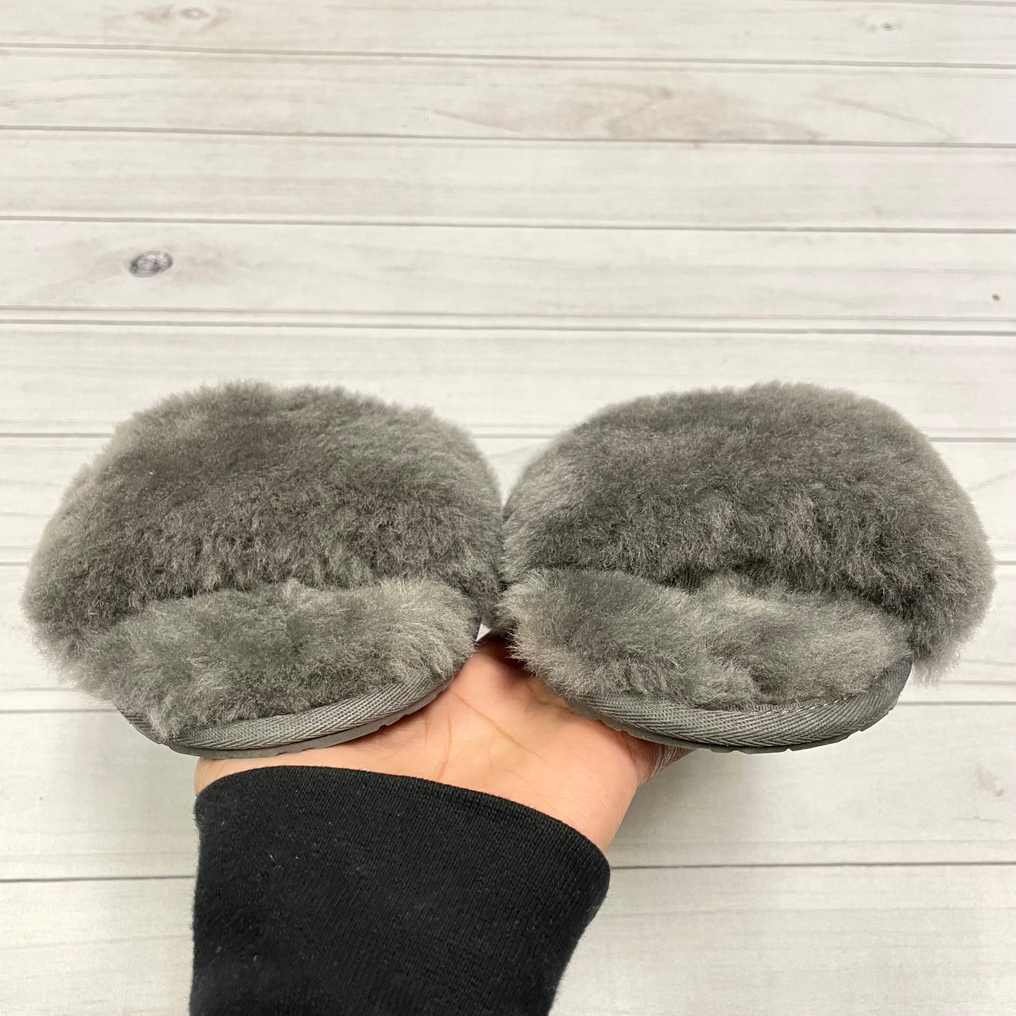 Slippers By Ugg  Size: 11