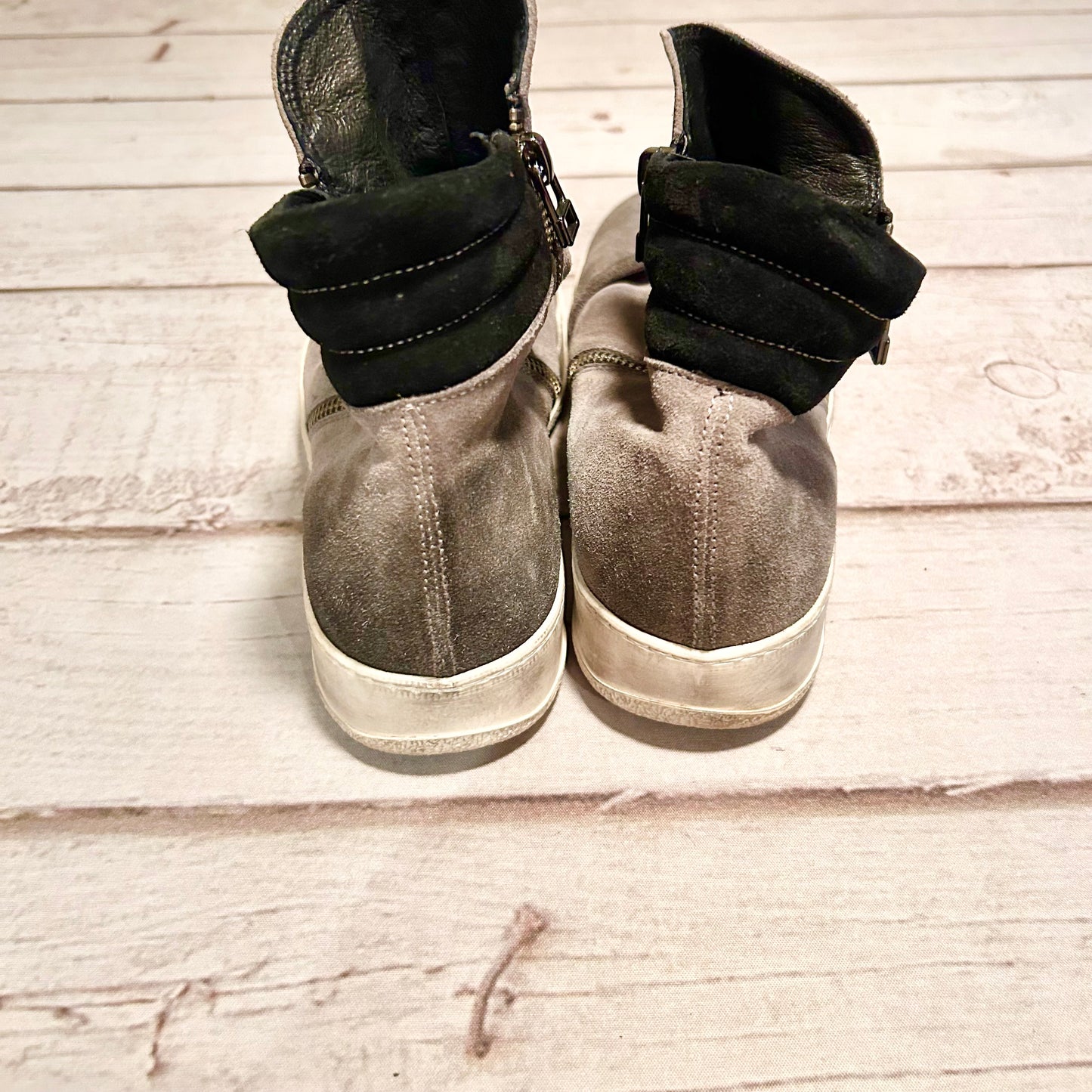 Shoes Sneakers By Free People  Size: 8